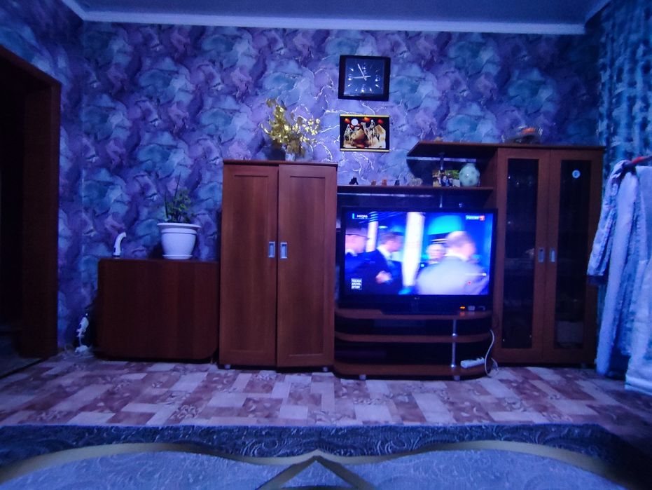 Продам небольшую стенку