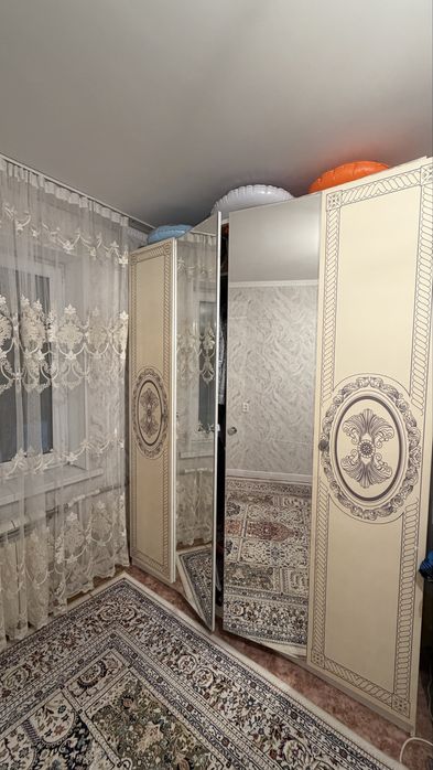 Продаётся шкаф. Состояние среднее