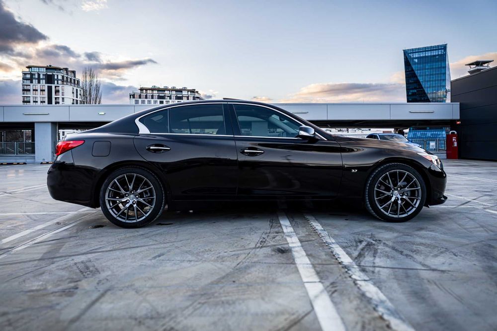 2015 INFINITI Q50 3.7 RWD