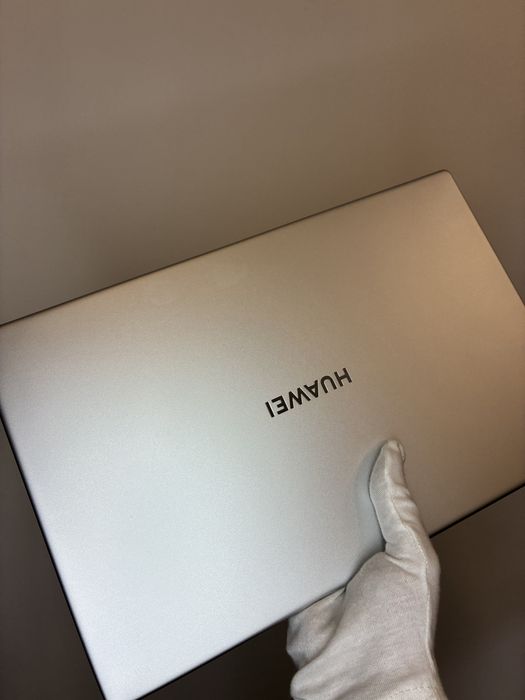 Лаптоп Huawei MateBook D15
