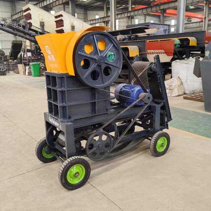 Нова Мобилна Челюстна Трошачка модел 250E5.5CN