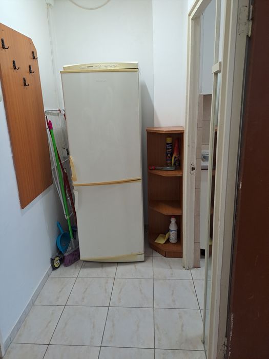 Închiriez garsoniera