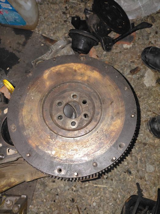 Продам маховик audi 80