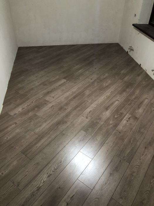 Укладка Ламинат,линолеум, елочка, ковролин, плинтус, ламинат,обои.