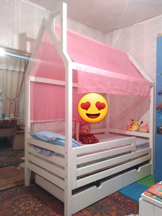 Продам кровать домик