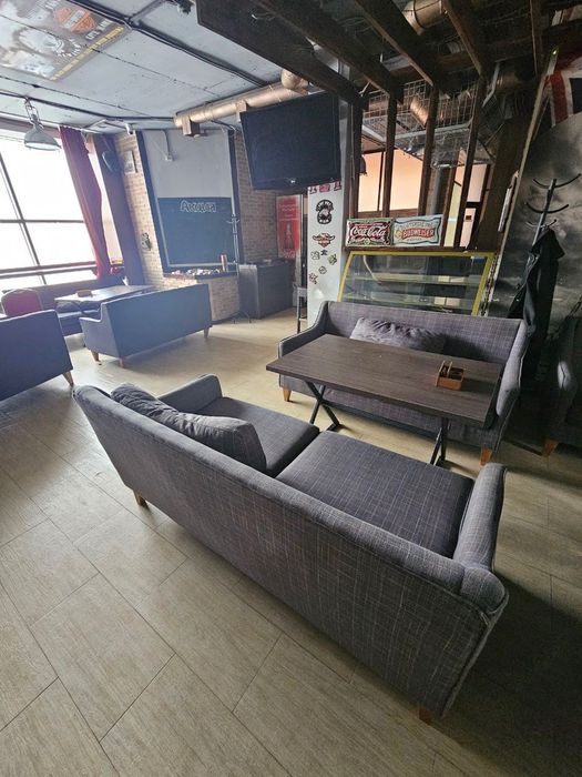 Мягкий диван серого цвета