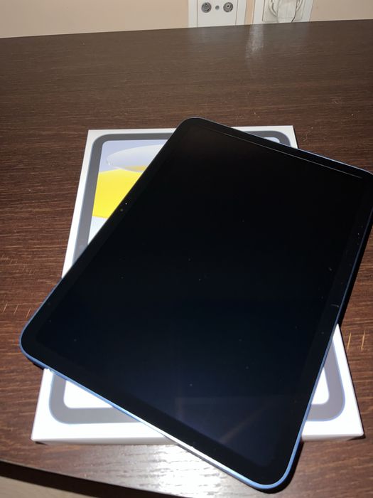 Vând tableta Apple A16 2025