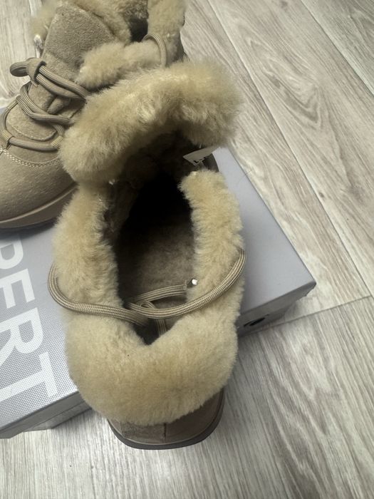 Продаю зимние женские ботинки