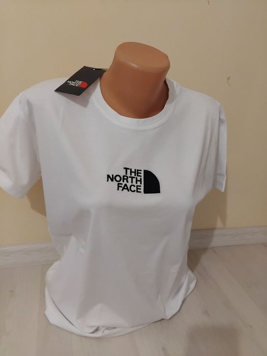 Tricouri fete Adidas,Nike,  The North Face...