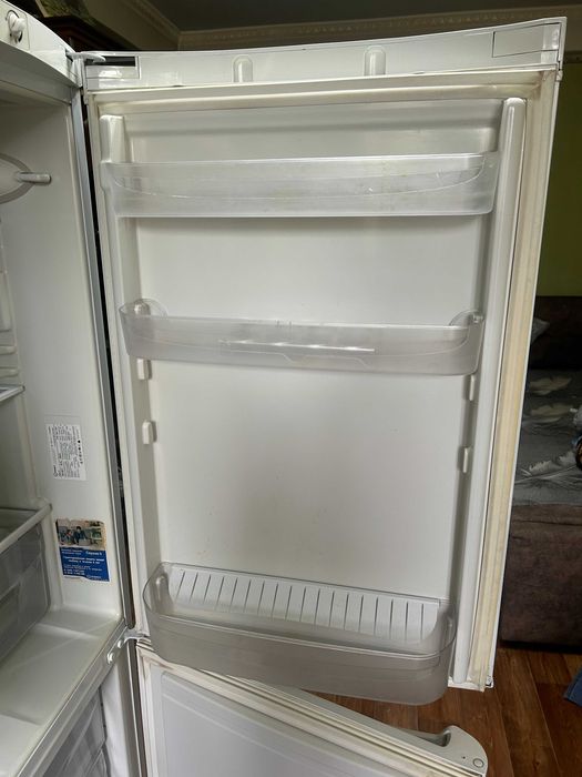 продам холодильник  INDESIT