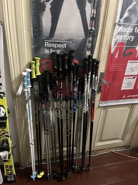 Продавам ски обувки,каски,очила и щеки