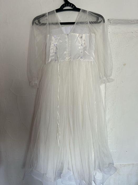 Белое платья, 40-42 размер, одета 1 раз продается
