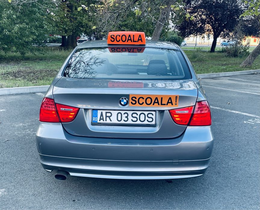 Scoala de soferi  Instructor auto