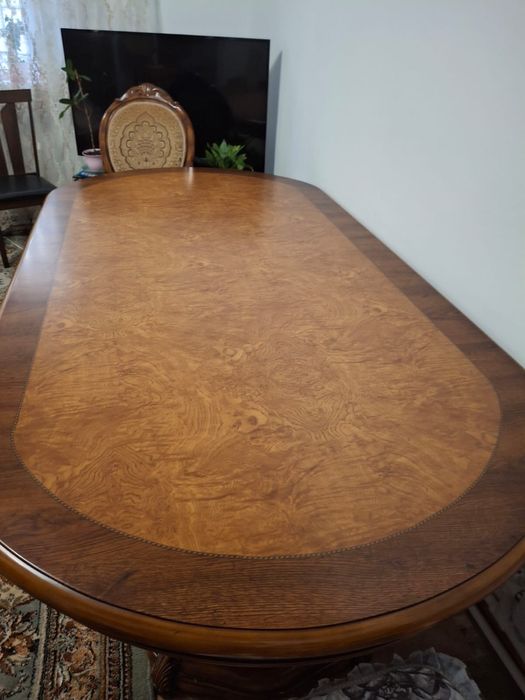 Стол со стульями