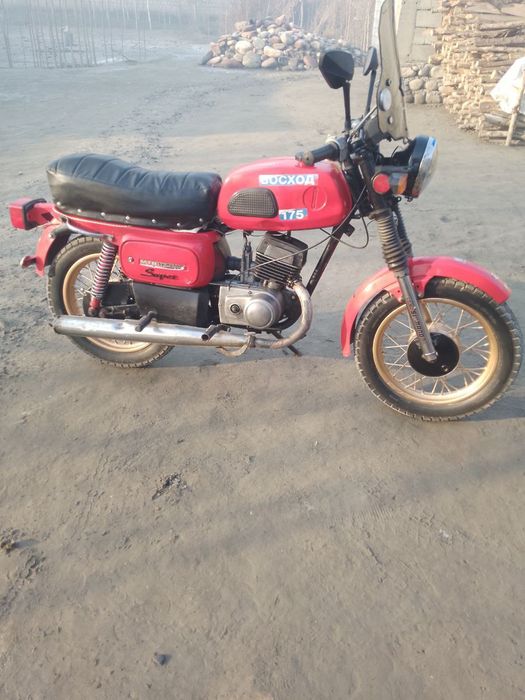 Мататцикл сотилади Восход мински мотор куйилган айби  йук холати  рас