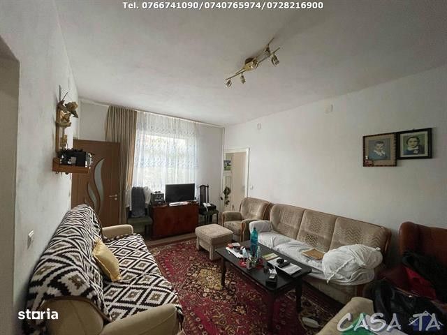 Casa 3 Camere, Strada Zambilelor