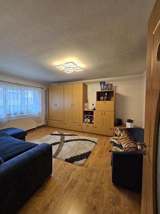Vand apartament 3 camere