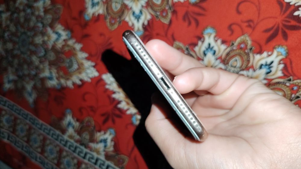 iPhone 8plus продам