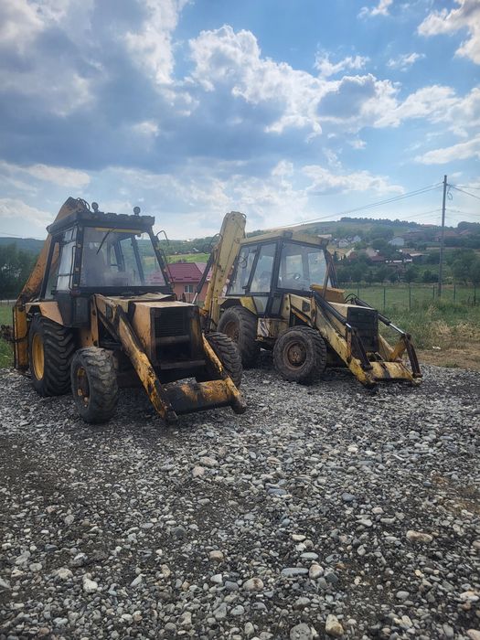 Dezmembrez buldoexcavator jcb