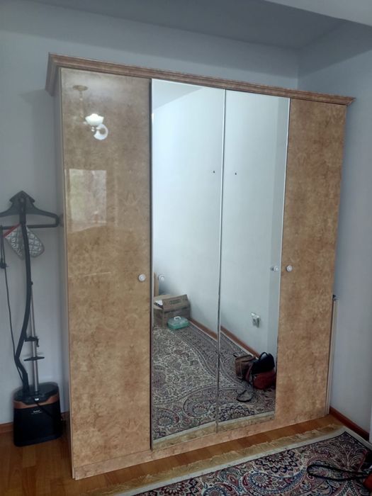 Продам спальный гарнитур