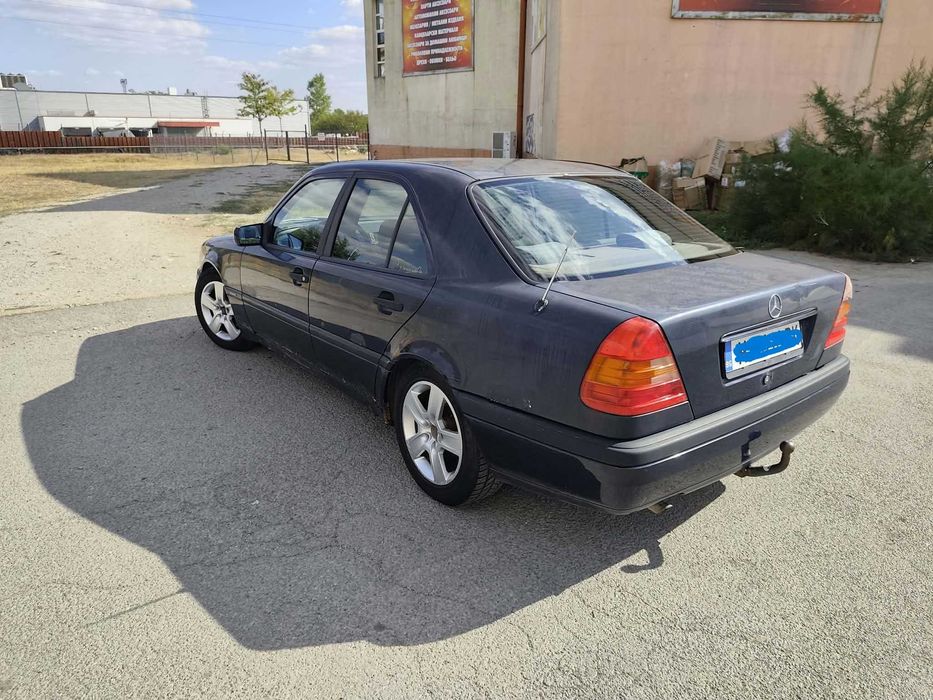 Mercedes-Benz C 180