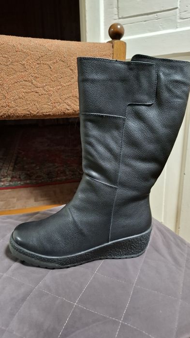 Продам сапоги женские