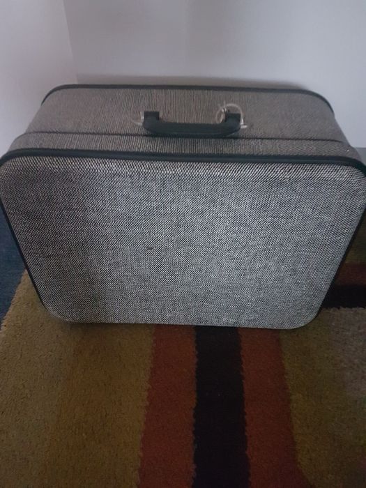 Mașina de cusut Ideal