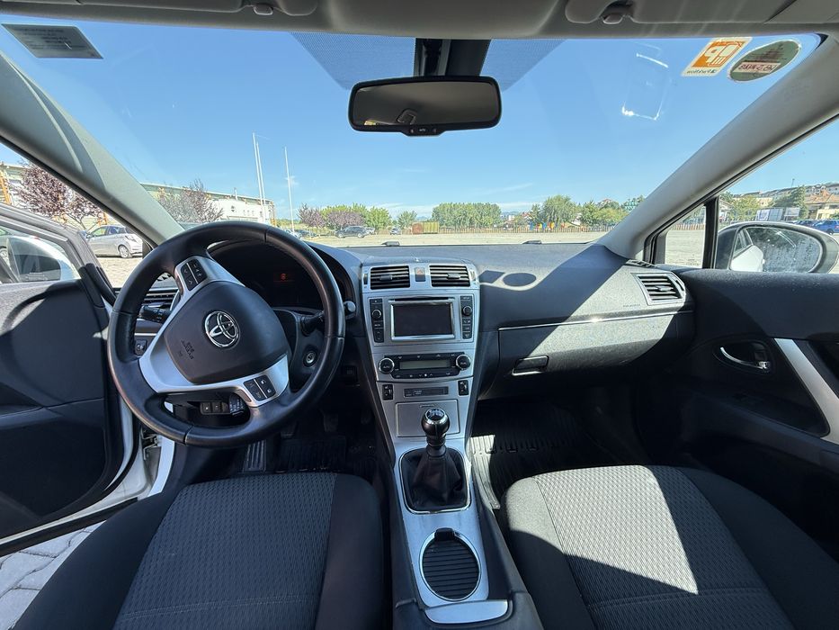 Toyota avensis 2013