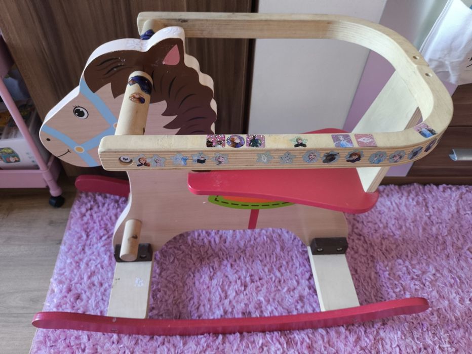 Люлеещо дървено конче