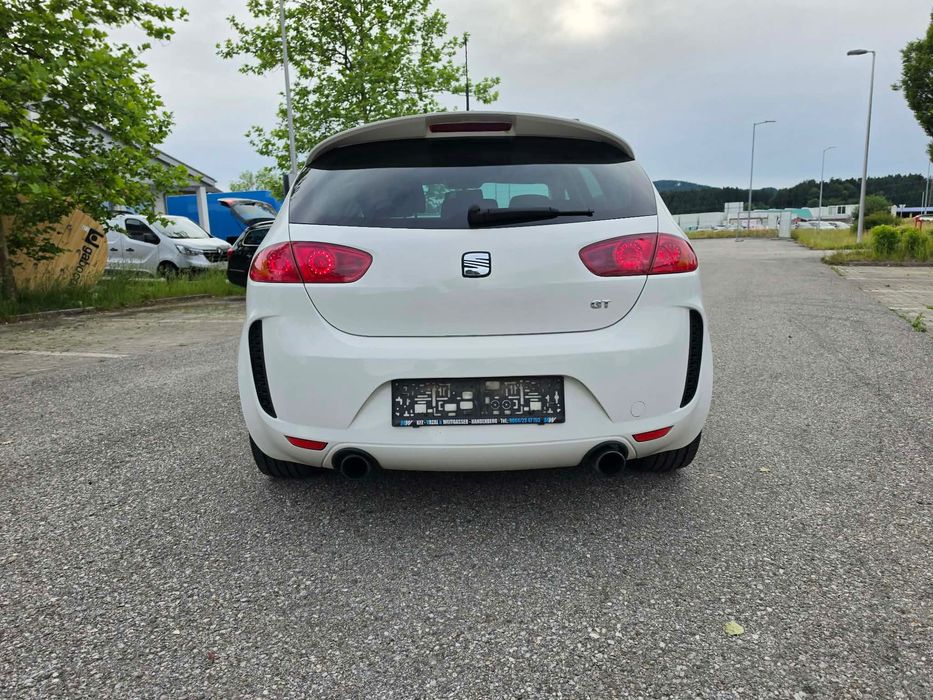 SEAT Leon 2010 — imagine 3