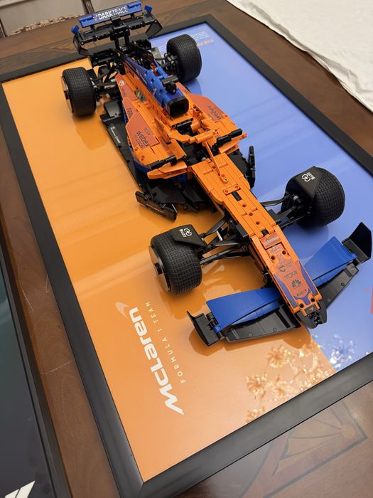 Лего F1 maclaren вместе с рамкой. Уже собранный !
