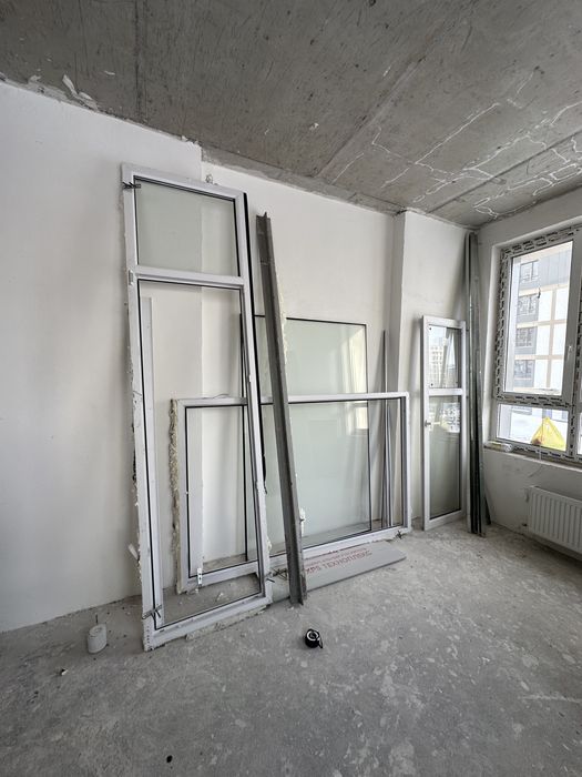 Продам пластиковое окно и двер