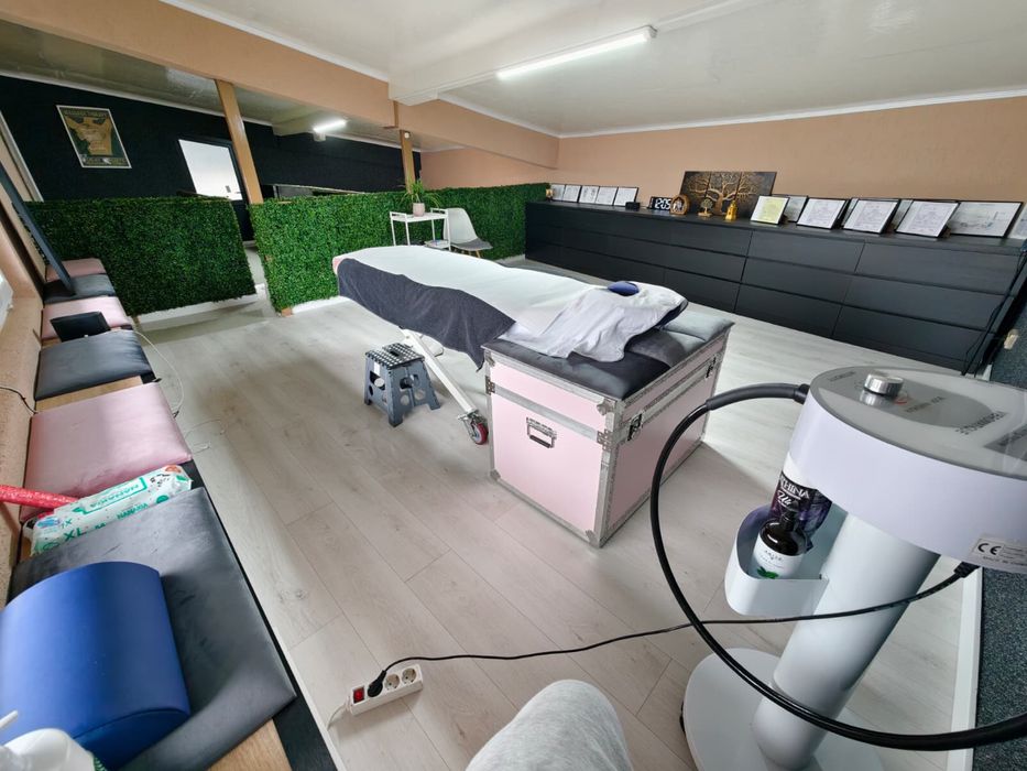 Inchiriez camera spatiu locati unghii gene tatuaj salon sector 3 masaj