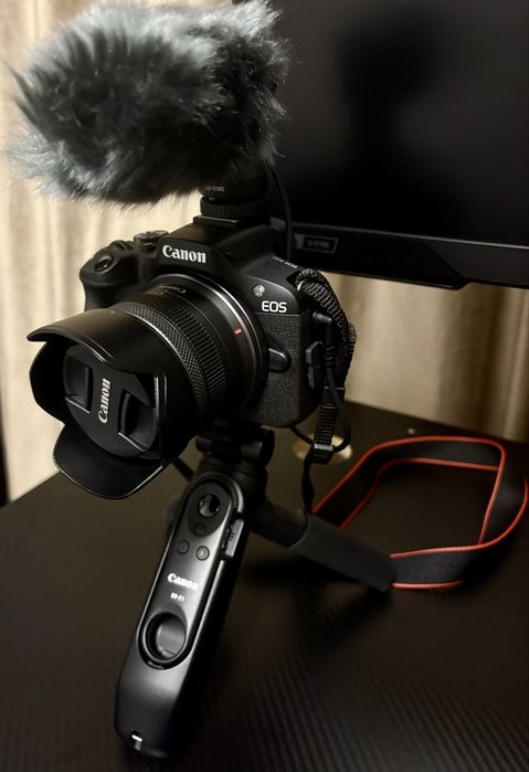 Canon EOS R50 + 18-45mm + accesorii + a2a baterie - aproximativ 3000 cadre/Garanție altex