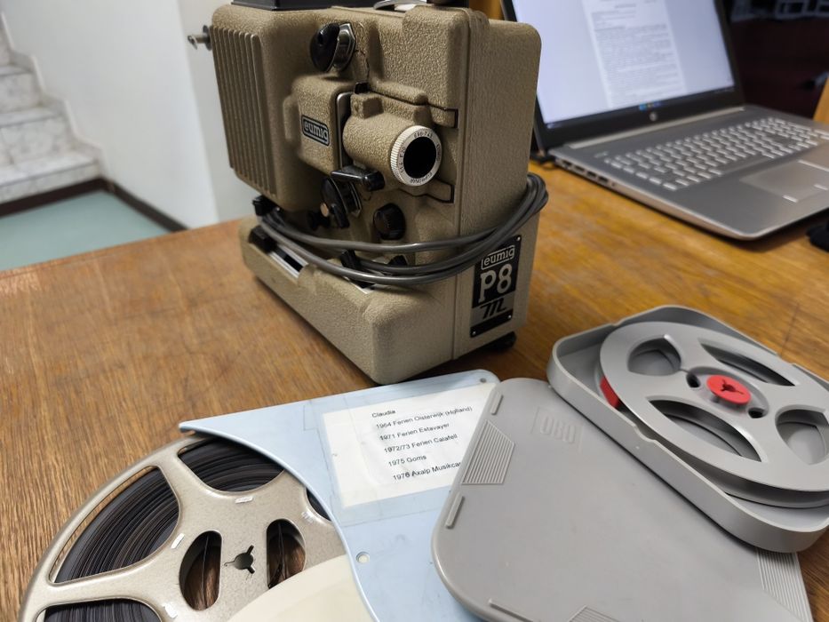 Aparat de proiecție film vintage Eumig P8m