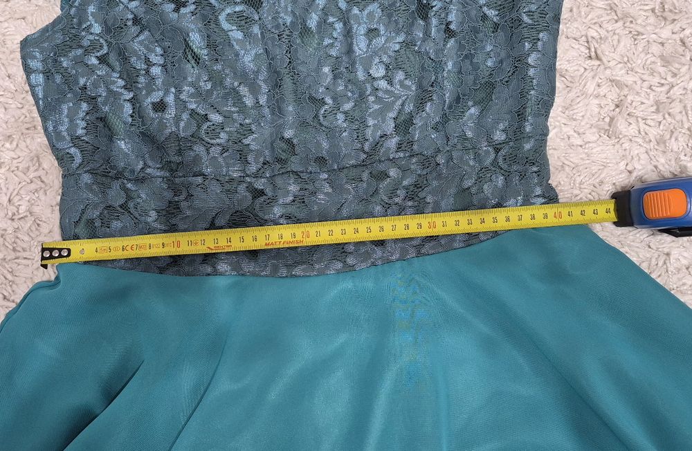 Rochie eleganta in stare noua