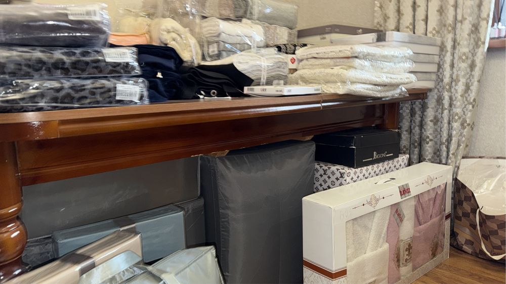 Стол большой и письменный продам