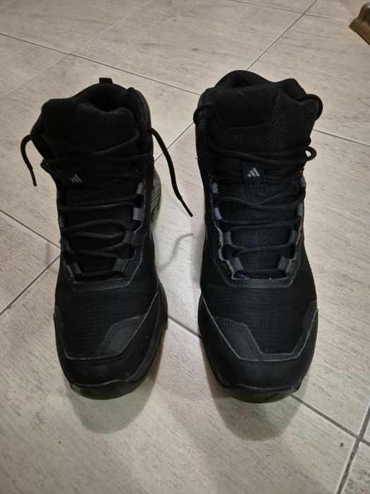ОБУВКИ номер 40 1\2 от серията Adidas Terrex, носени са броени пъти.