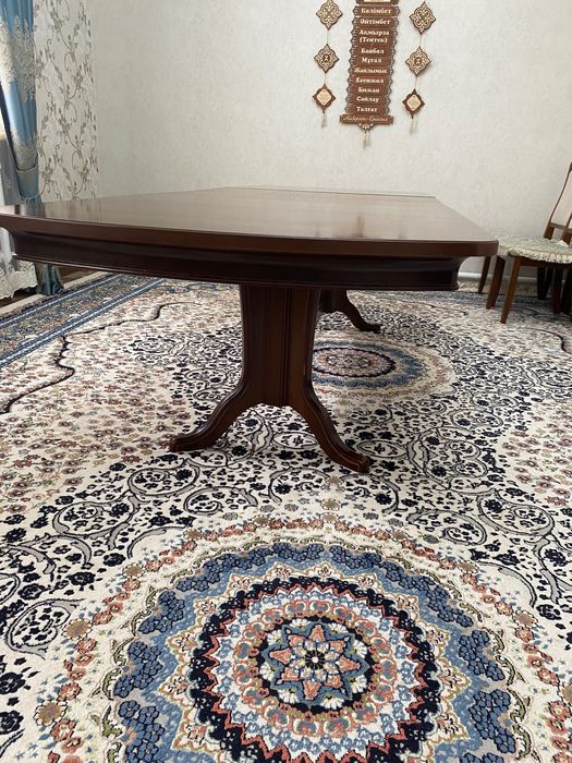 Продам Гостиной стол