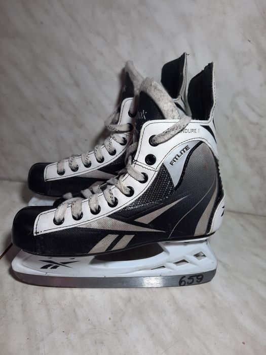 Patine hochey hochei 659 Reebok marime 38 (25  cm)