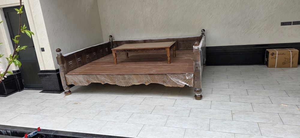 Сури тапчан карават