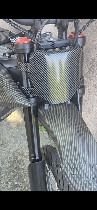 Продавам Valtinsu EM5-PRO custom Supermoto