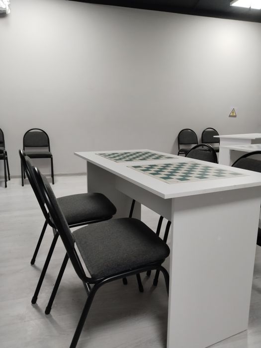 Шахматный стол продаётся