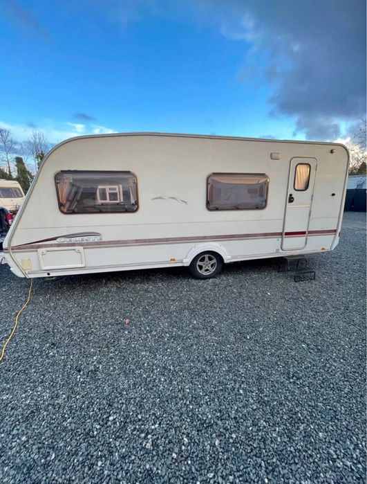Продавам Swift Carisma 6 berth 2005 година в