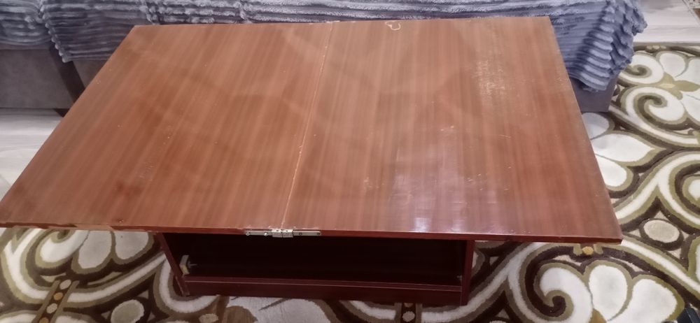 Стол раскладной на колесиках и столик под радиоаппаратуру на колёсиках