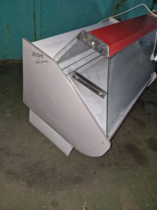 Холодильник витринный