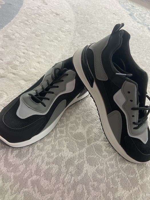 Мужские кроссовки