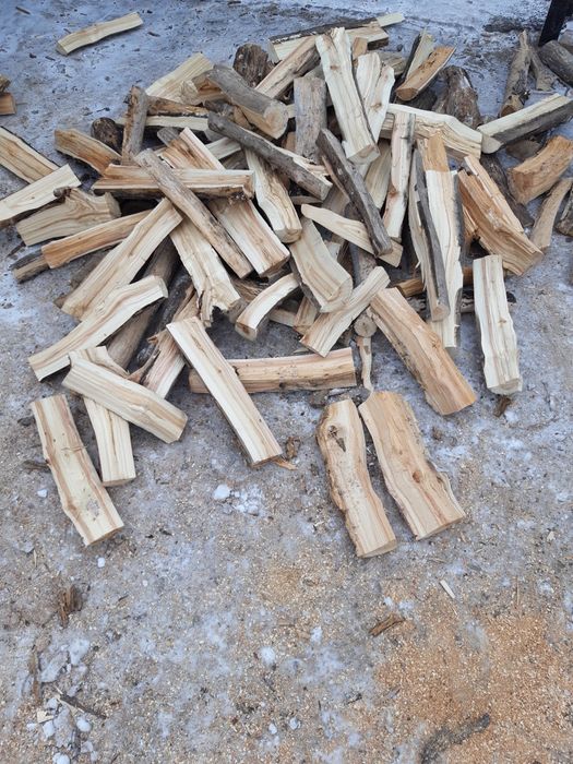 Дрова сухие.  колотые