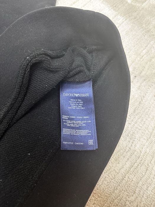 Продается лонгслив/кофта от Emporio armani