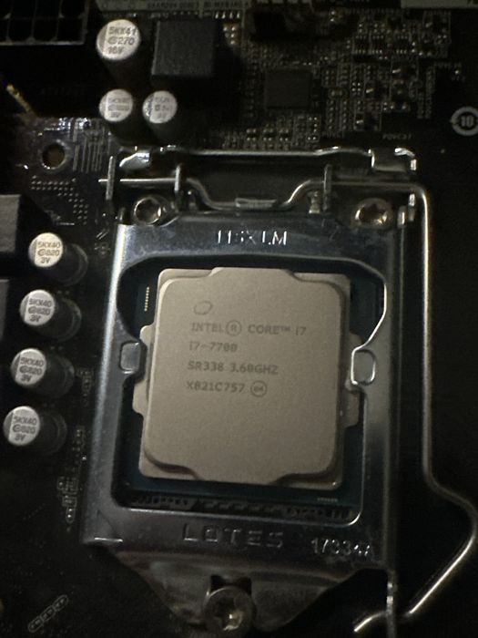 Intel Core i7-7700 | 4.2 GHz | LGA1151 | Рабочий